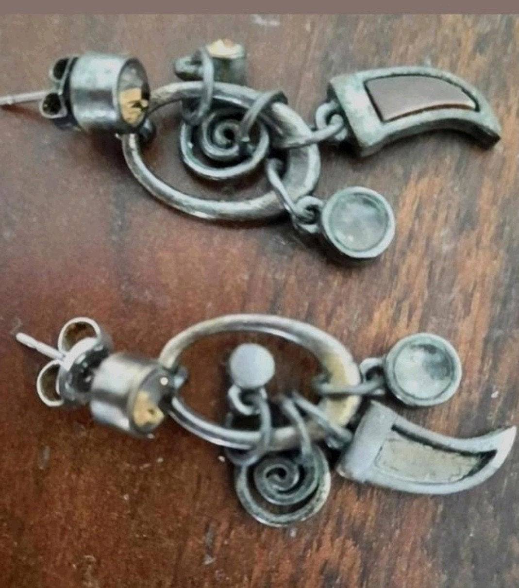 Bronskleurige oorbellen met bedels van Dyrberg Kern 3 cm, Overige materialen, Hangers, Bruin, Verzenden