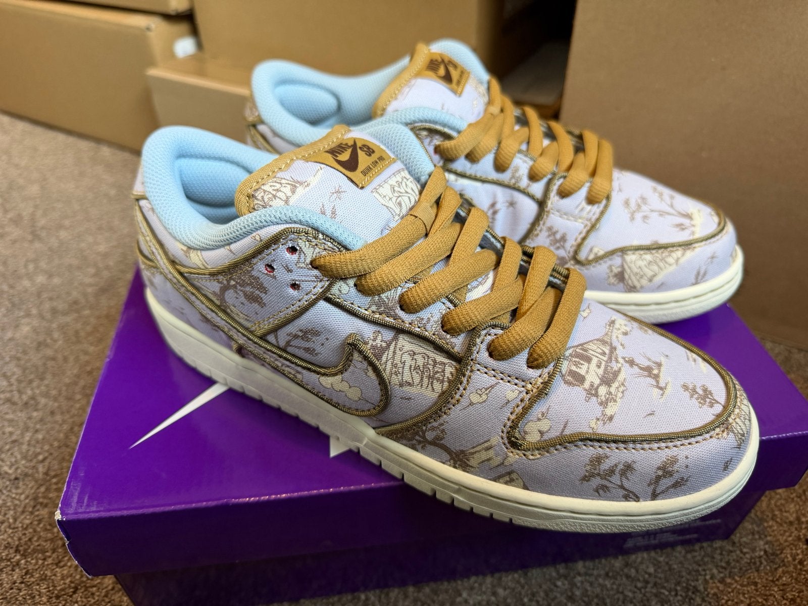 Nike SB Dunk Low pro ‘city of style’, Ophalen of Verzenden, Nieuw, Overige kleuren, Sneakers of Gympen