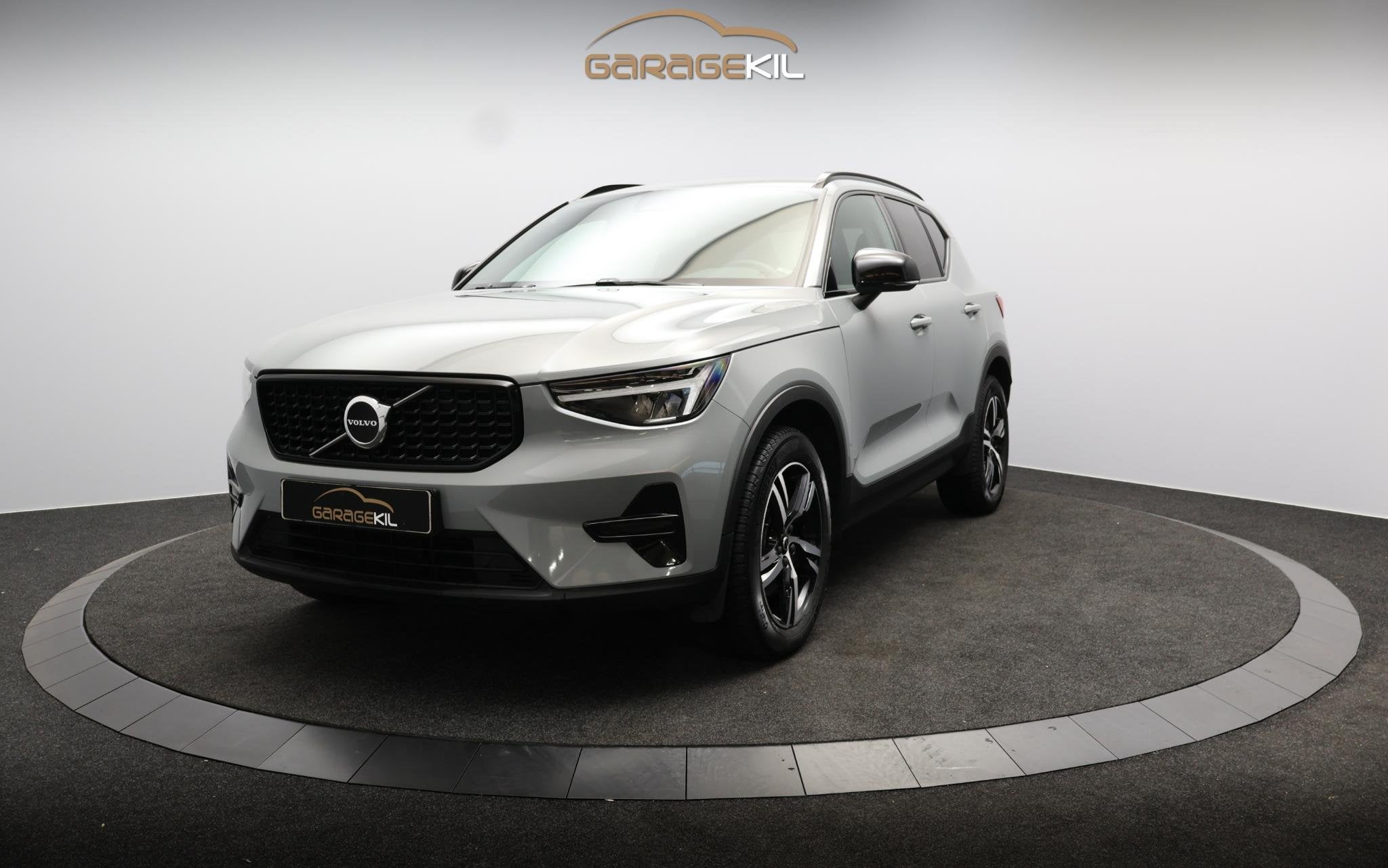 Volvo XC40 2.0 B3 Plus Dark Dealer onderh / 1ste eigenaar /, Auto's, Gebruikt, Euro 6, 4 cilinders, 1969 cc