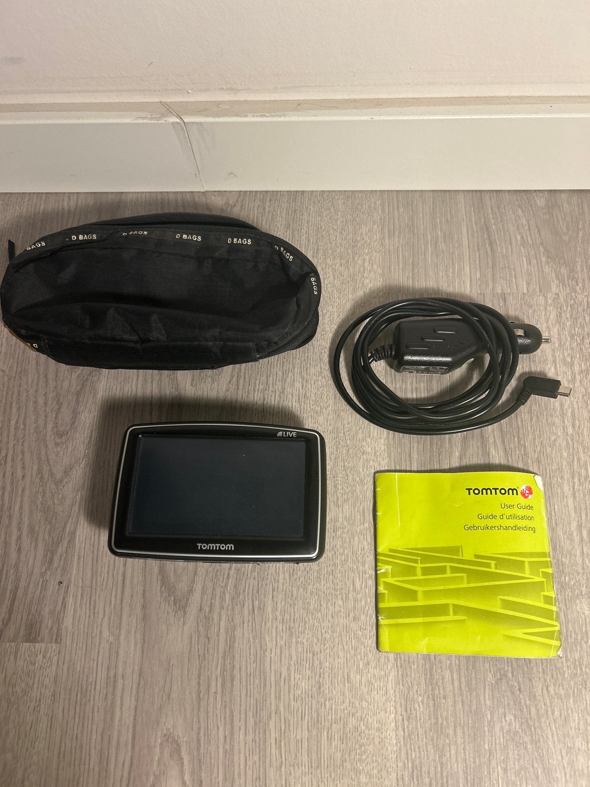 TomTom LIVE Navigatiesysteem met accessoires, Ophalen of Verzenden, Gebruikt