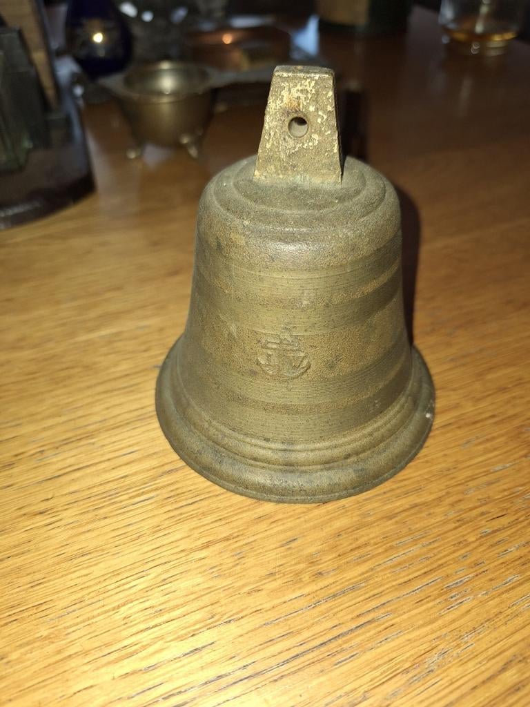 Oude bronzen bel met anker symbool, Ophalen of Verzenden
