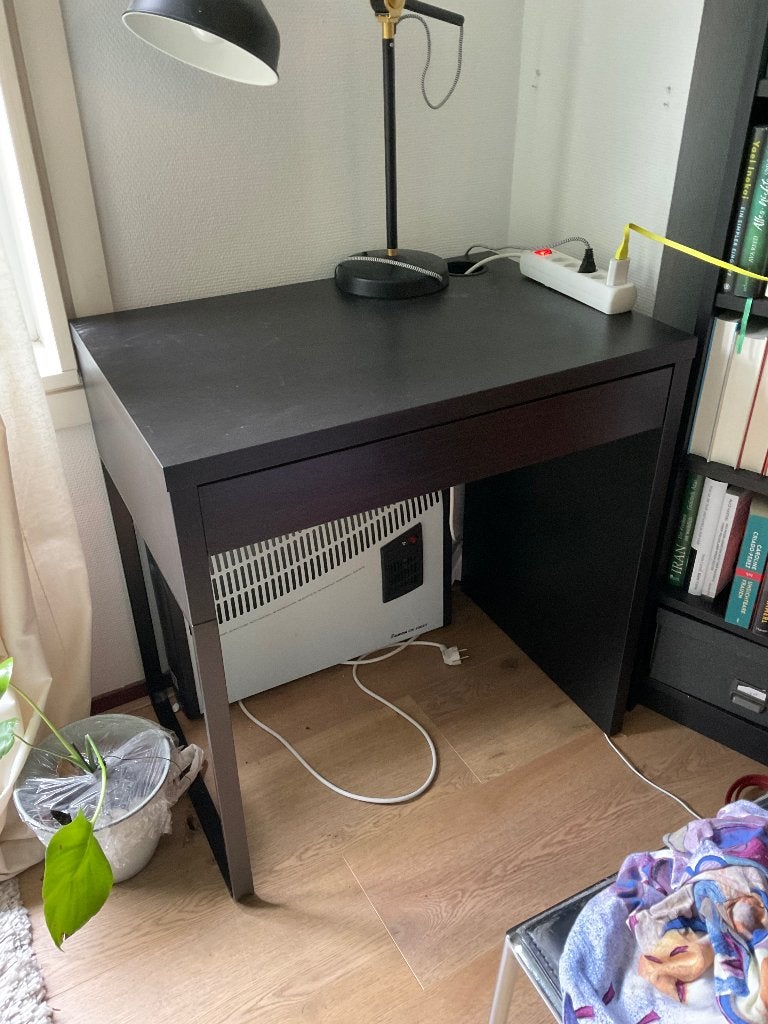 Micke Ikea bureautafel, Huis en Inrichting, Bureaus, Ophalen, Zwart, Zo goed als nieuw, IKEA