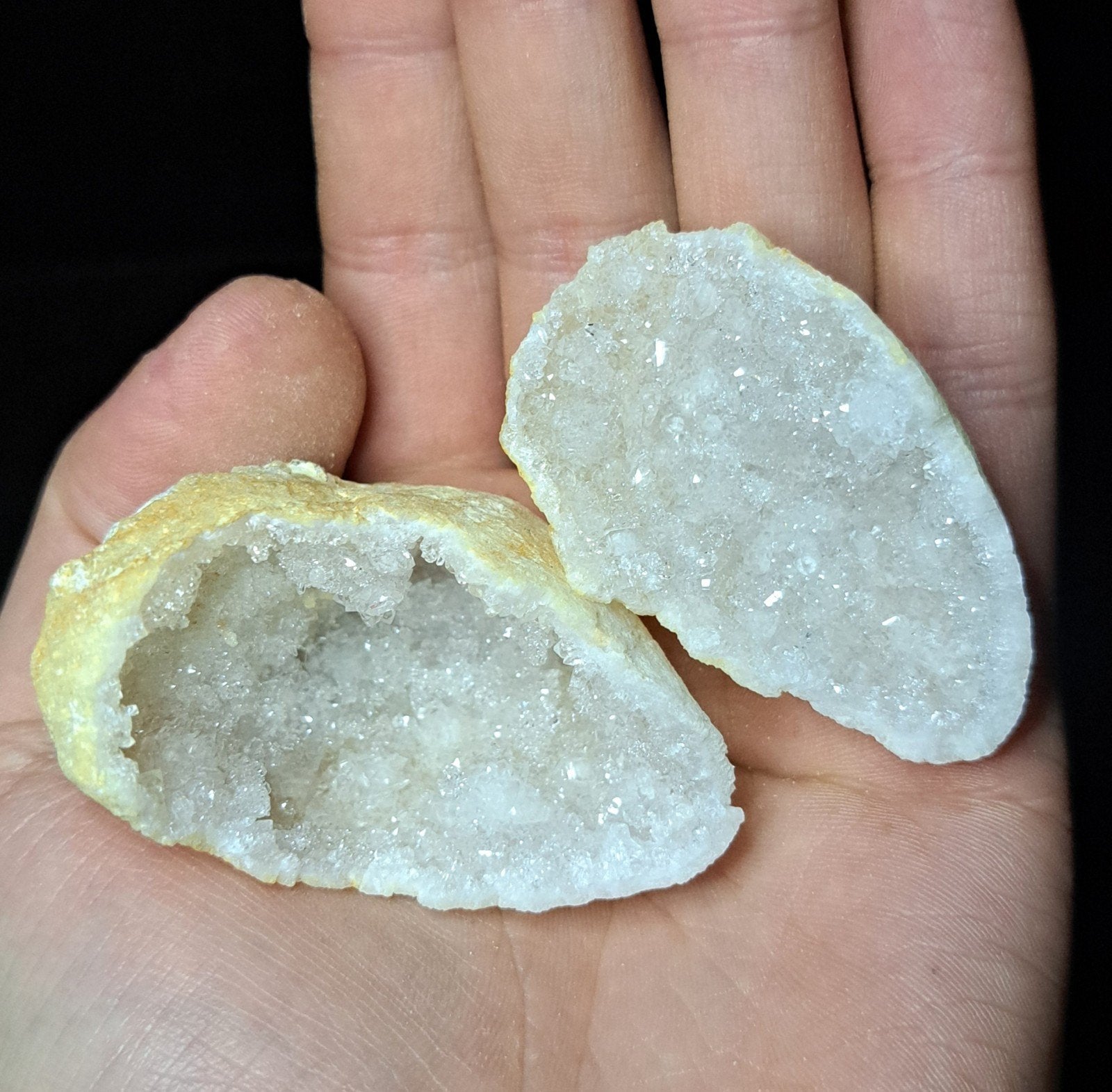 Bergkristal geode edelsteen natuursteen mineralen edelstenen, Verzamelen, Ophalen of Verzenden