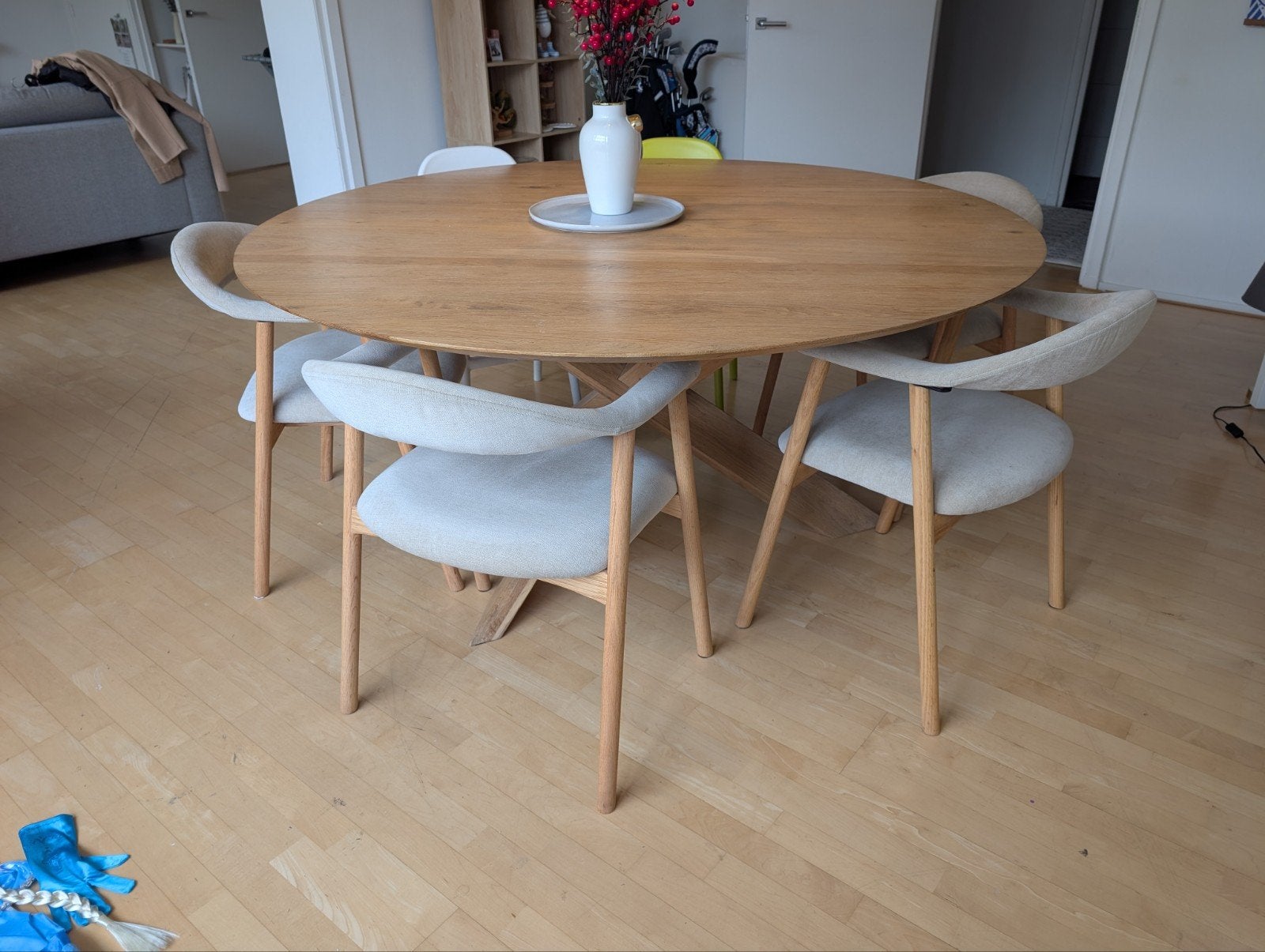 Ethnicraft eikenhouten ronde tafel 163cm, Huis en Inrichting, 150 tot 200 cm, Ophalen of Verzenden, Zo goed als nieuw, Vijf personen of meer