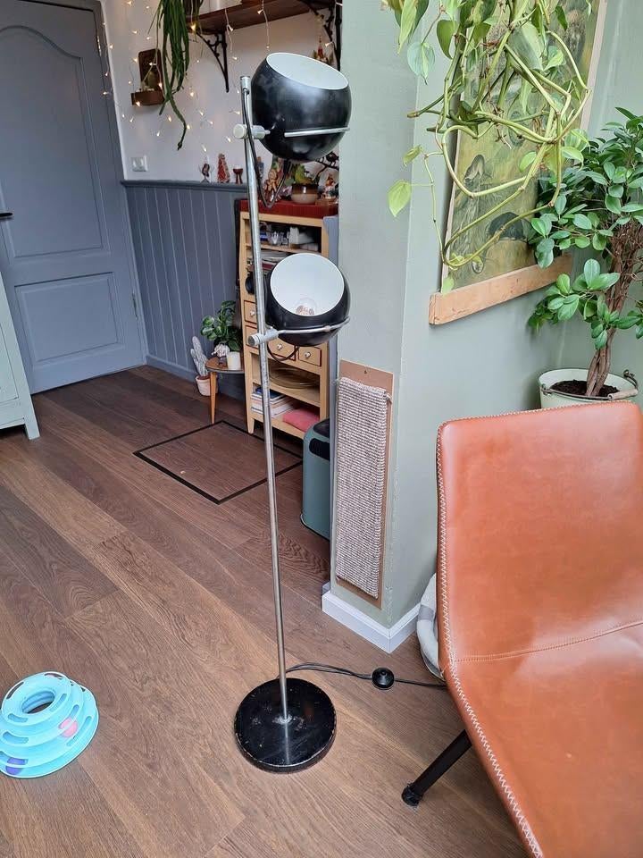 Vintage staande lamp met 2 lampenbollen, Huis en Inrichting, Lampen | Vloerlampen, Gebruikt, 150 tot 200 cm, Metaal, Ophalen