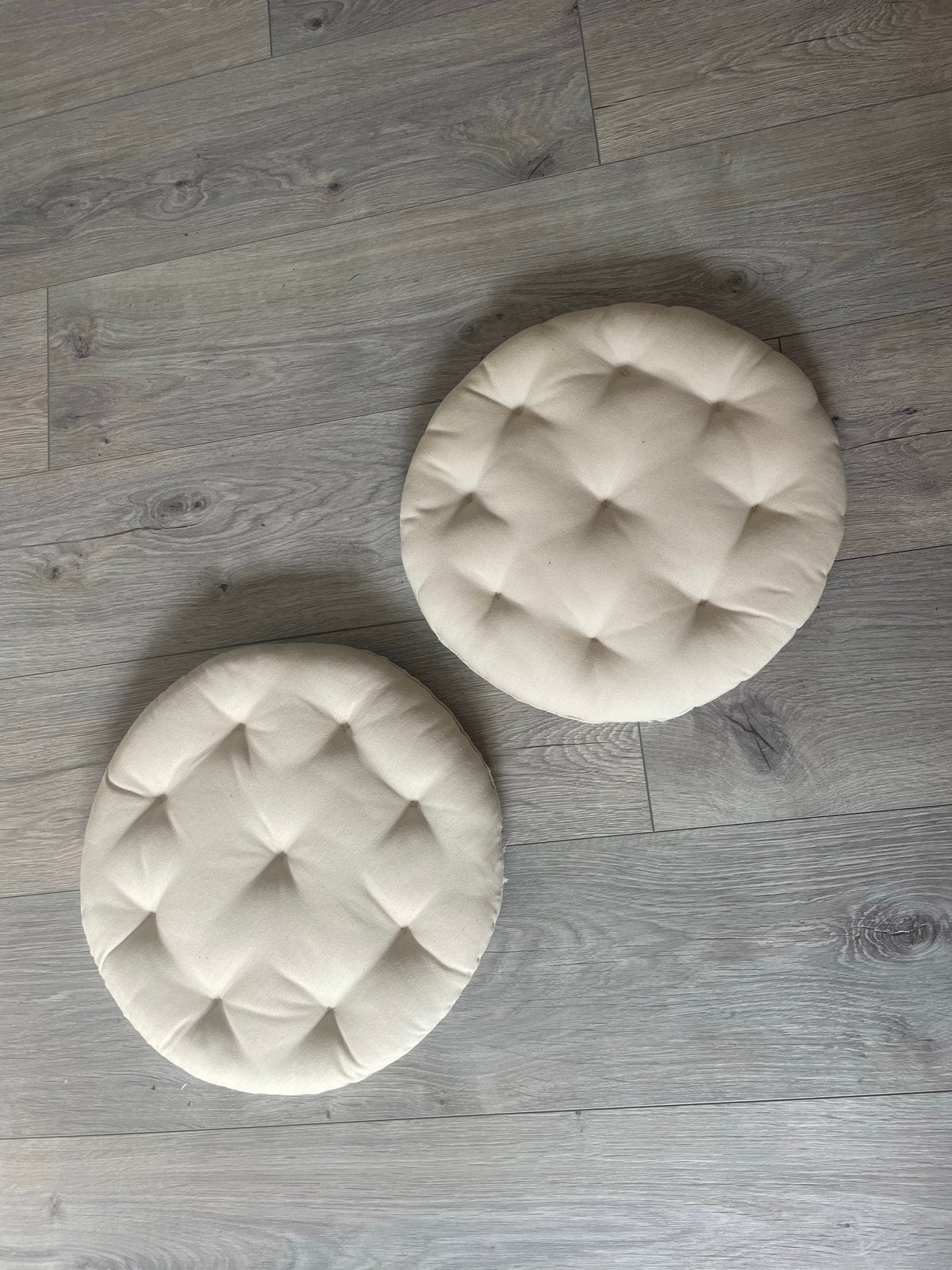 Twee ronde zitkussens - Beige, Overige merken, Gebruikt, Beige, Rond