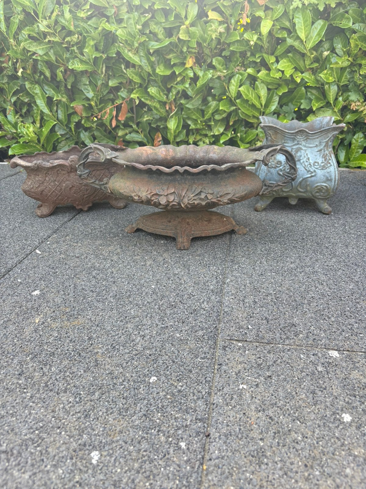 Antieke gietijzeren Franse jardiniaires en bloempot, Tuin en Terras, Tuinvazen, Ophalen of Verzenden, Gebruikt