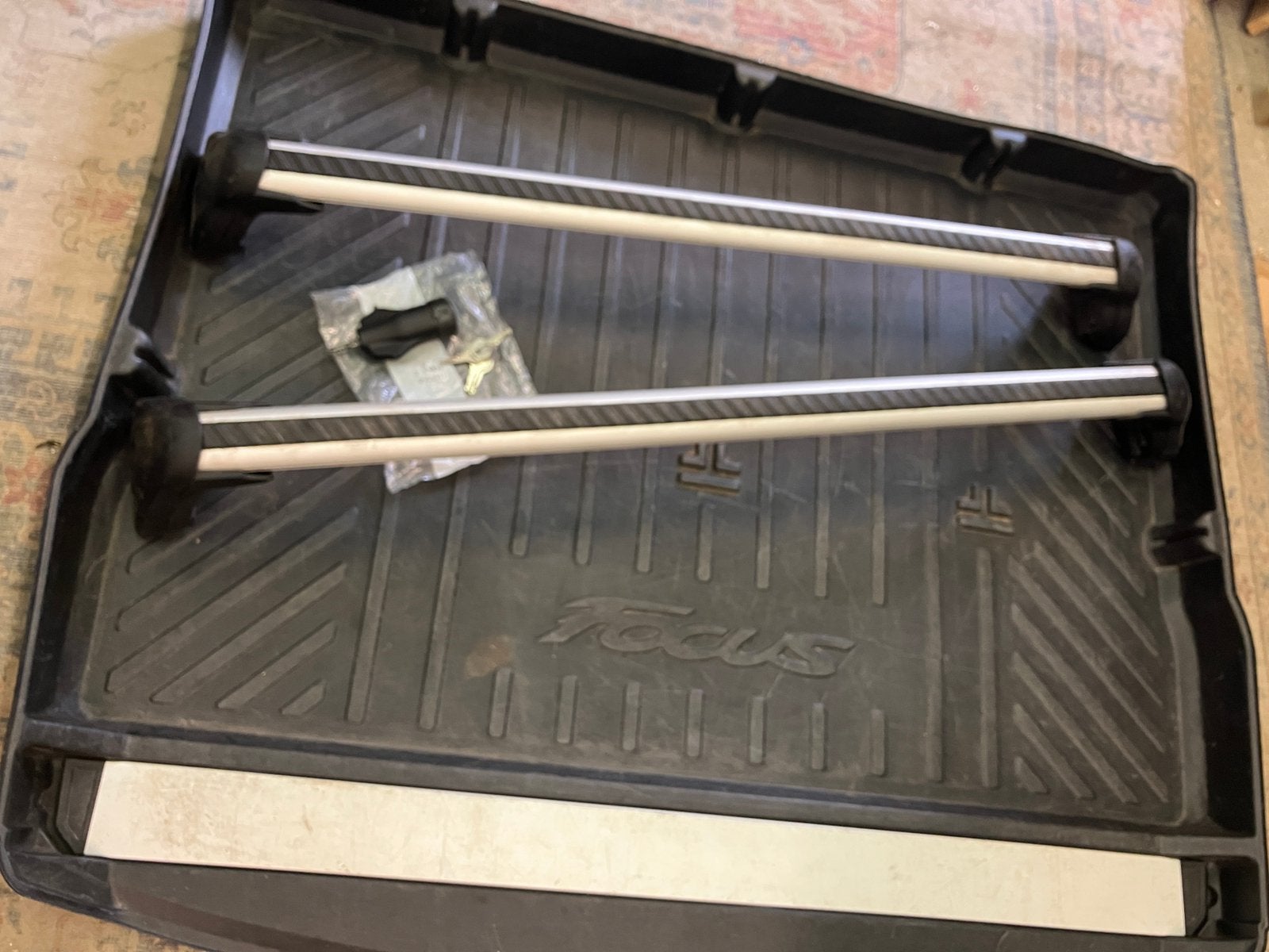 Ford focus station dakdragers en kofferbakmat, Auto diversen, Ophalen, Zo goed als nieuw