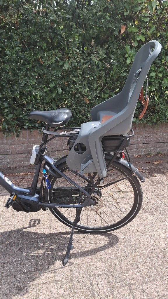 Polisport kinderzitje, Fietsen en Brommers, Ophalen, Achterzitje, Voetsteuntjes, Zo goed als nieuw