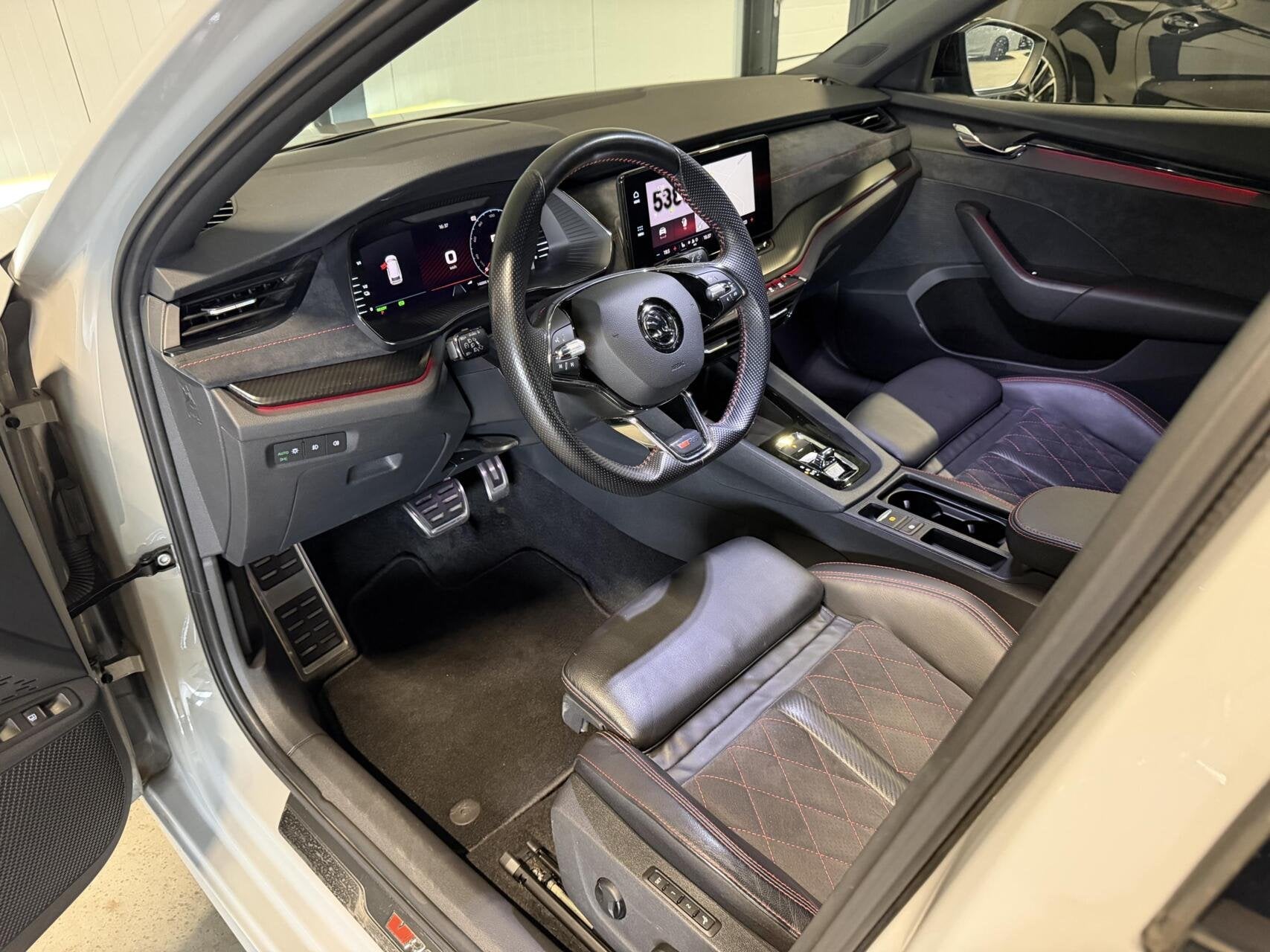 Skoda Octavia 1.4 TSI RS iV PHEV Camera Head-up Memory Sfeer, Auto's, Gebruikt, Euro 6, 4 cilinders, Automatische klimaatregeling