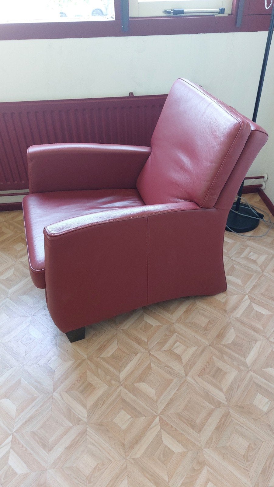 Mooie rode fauteuil - Prima staat, beperkt gebruikt, Huis en Inrichting, Fauteuils, Ophalen of Verzenden, Zo goed als nieuw, 75 tot 100 cm