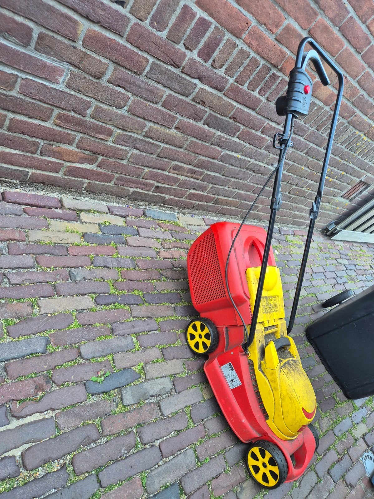 Elektrische Grasmaaier Wolf Garten 1000W, Ophalen, Gebruikt, Elektrische grasmaaier, Opvangbak
