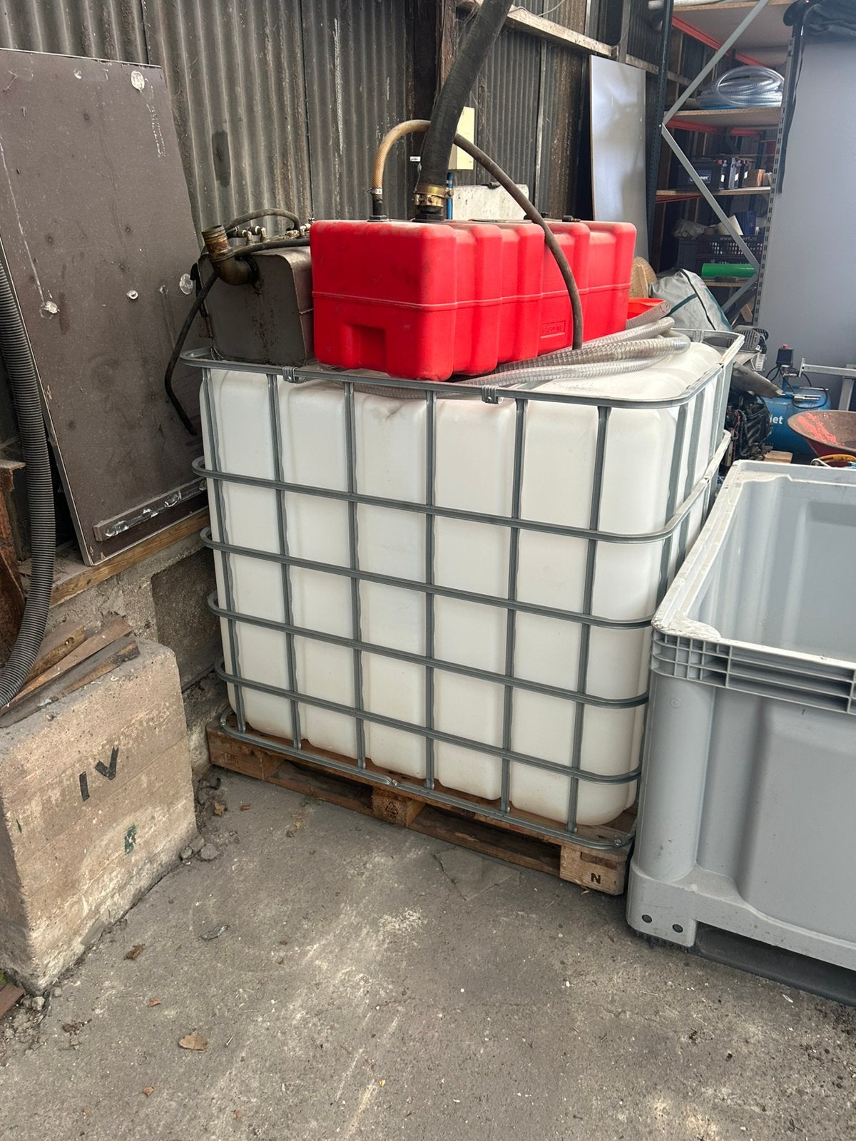 IBC vat 1000L, 150 liter of meer, Ophalen, Zo goed als nieuw