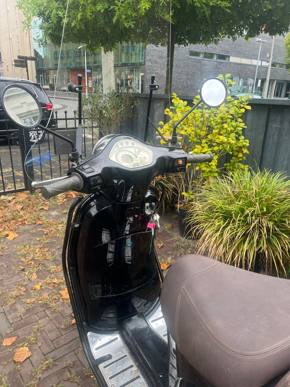 Turbho RL-50 scooter | Zwart | windscherm, rek & 2 helmen., Ophalen, Maximaal 45 km/u, Zo goed als nieuw, Benzine