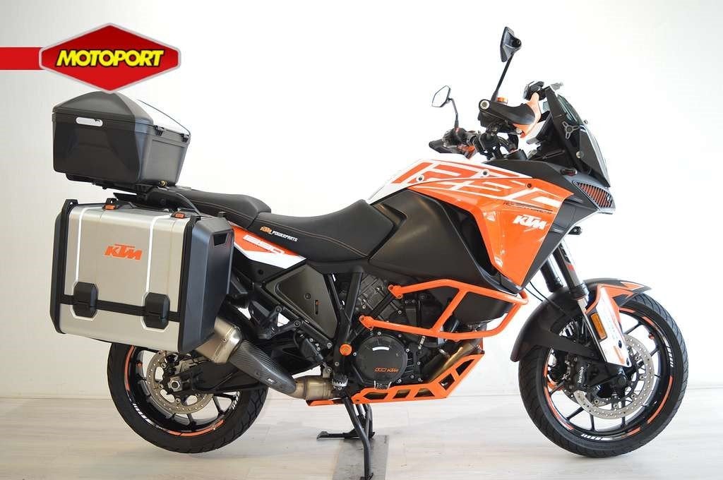 KTM 1290 SUPER ADVENTURE S (bj 2017), E 3
A 5230  MATTIGHOFEN, AT, Toermotor, KTM Sportmotorcycle GmbH, Info@ktm.com