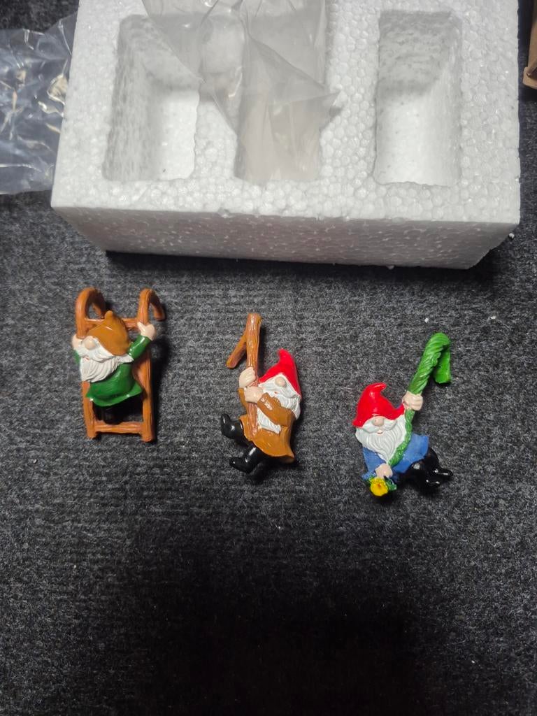 3 nieuwe gnome bloempot hangers, Rond, Nieuw, Ophalen of Verzenden, Aardewerk