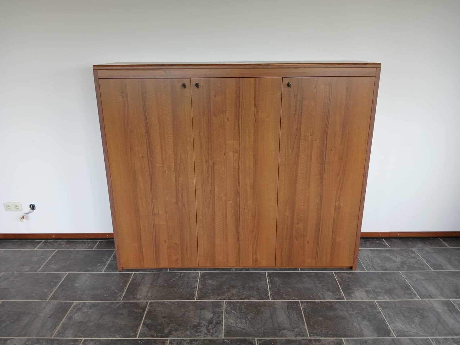 Zware kersen kleur kast met meerdere planken, Ophalen, Gebruikt