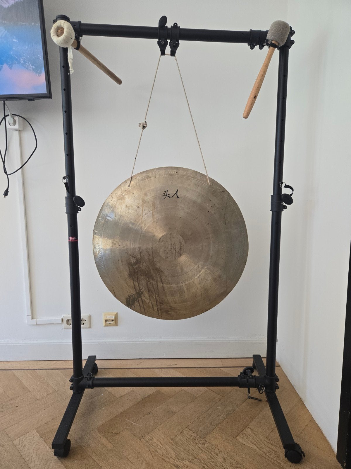 Thomann Gong 65 cm met kloppers en verstelbaar frame, Ophalen, Zo goed als nieuw