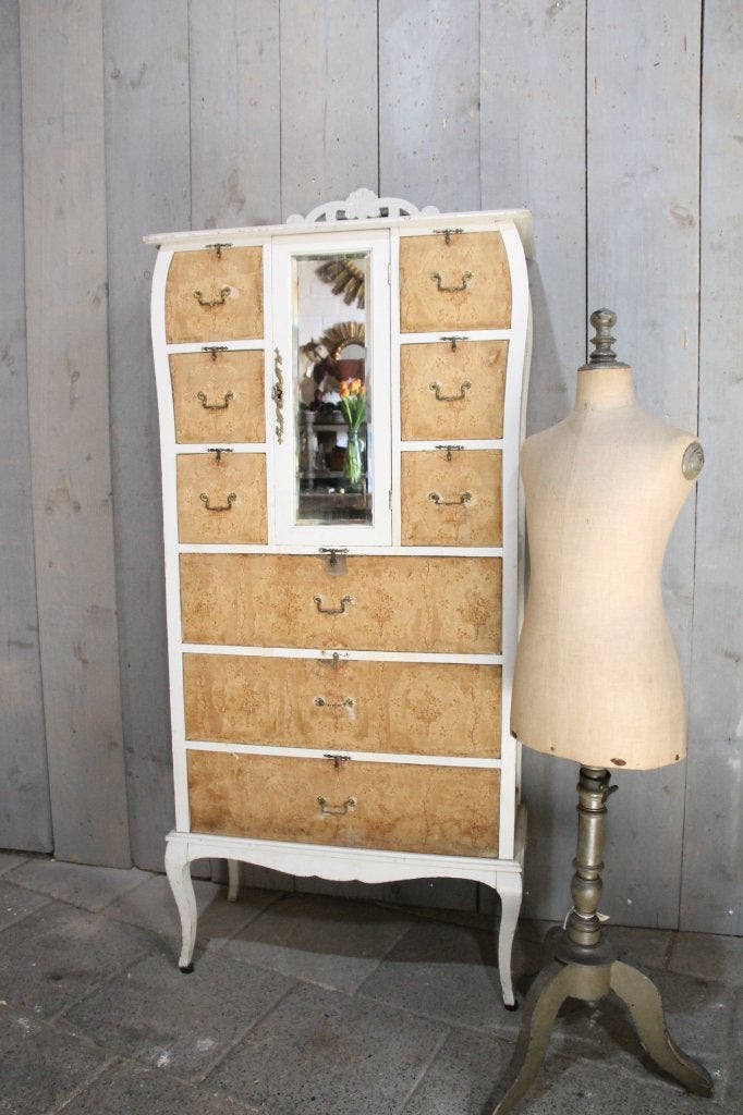 Hoge sierlijke brocante stoffen kleppen kast, Ophalen