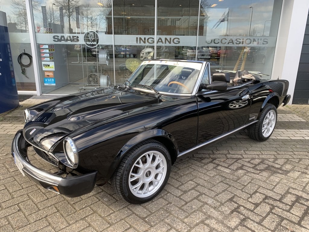 Fiat Spider Spider! (bj 1983), Open dak, Cabriolet, 4 stoelen, Zwart