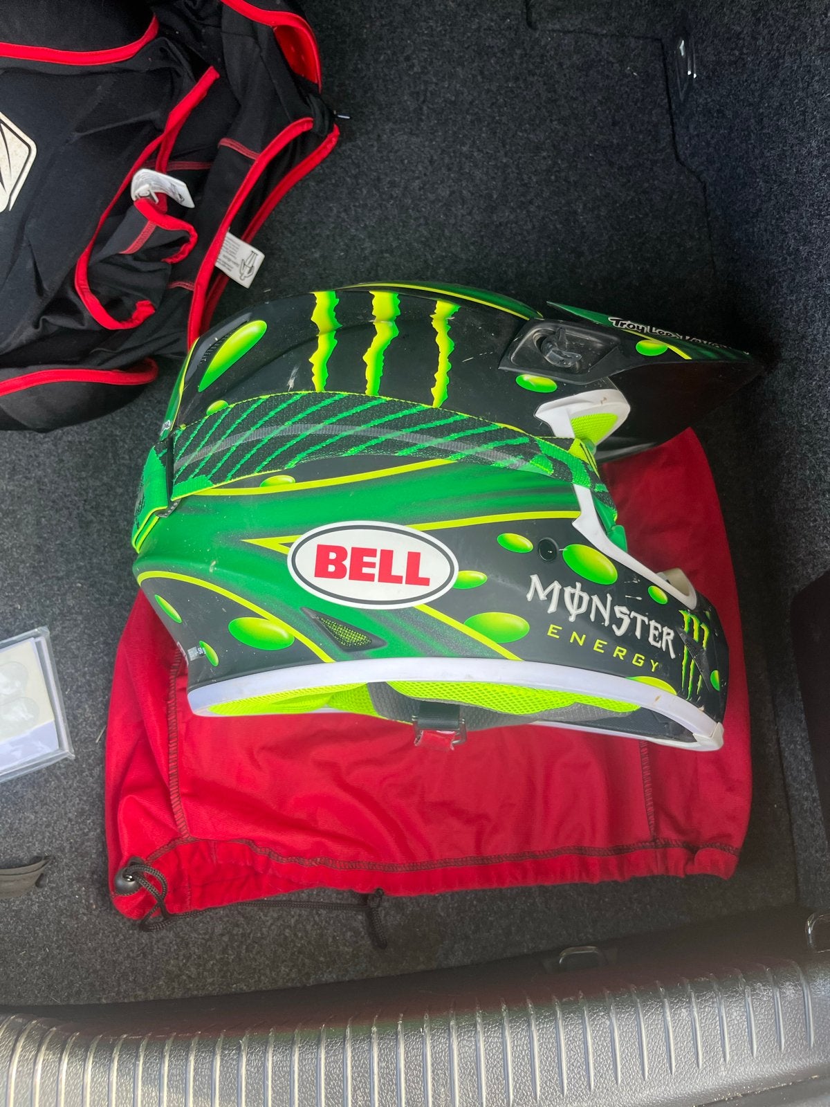 Bell Moto-9 MIPS Monster Energy Offroadhelm - Maat M, Motoren, Overige merken, M, Ophalen of Verzenden, Tweedehands