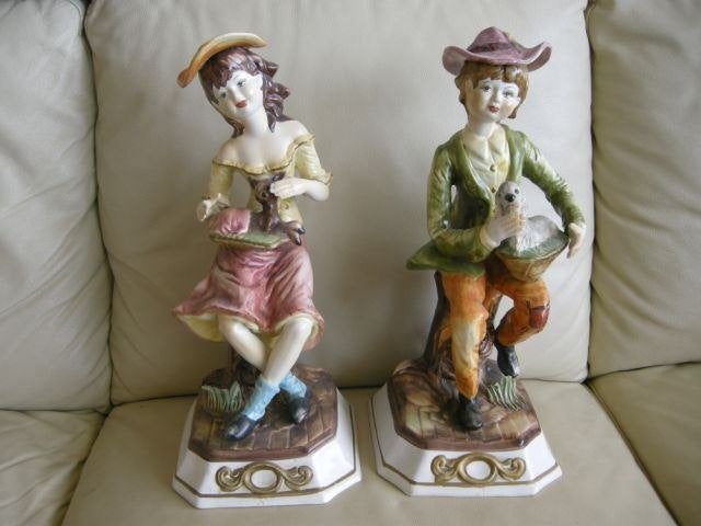 2 grote antieke capodimonte italy beelden man/vrouw gemerkt, Ophalen of Verzenden