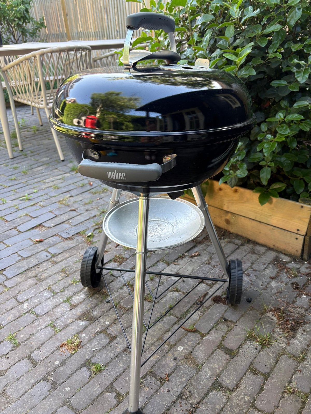 BBQ - Weber Compact Kettle 47cm met hoes en briketten, Ophalen, Zo goed als nieuw