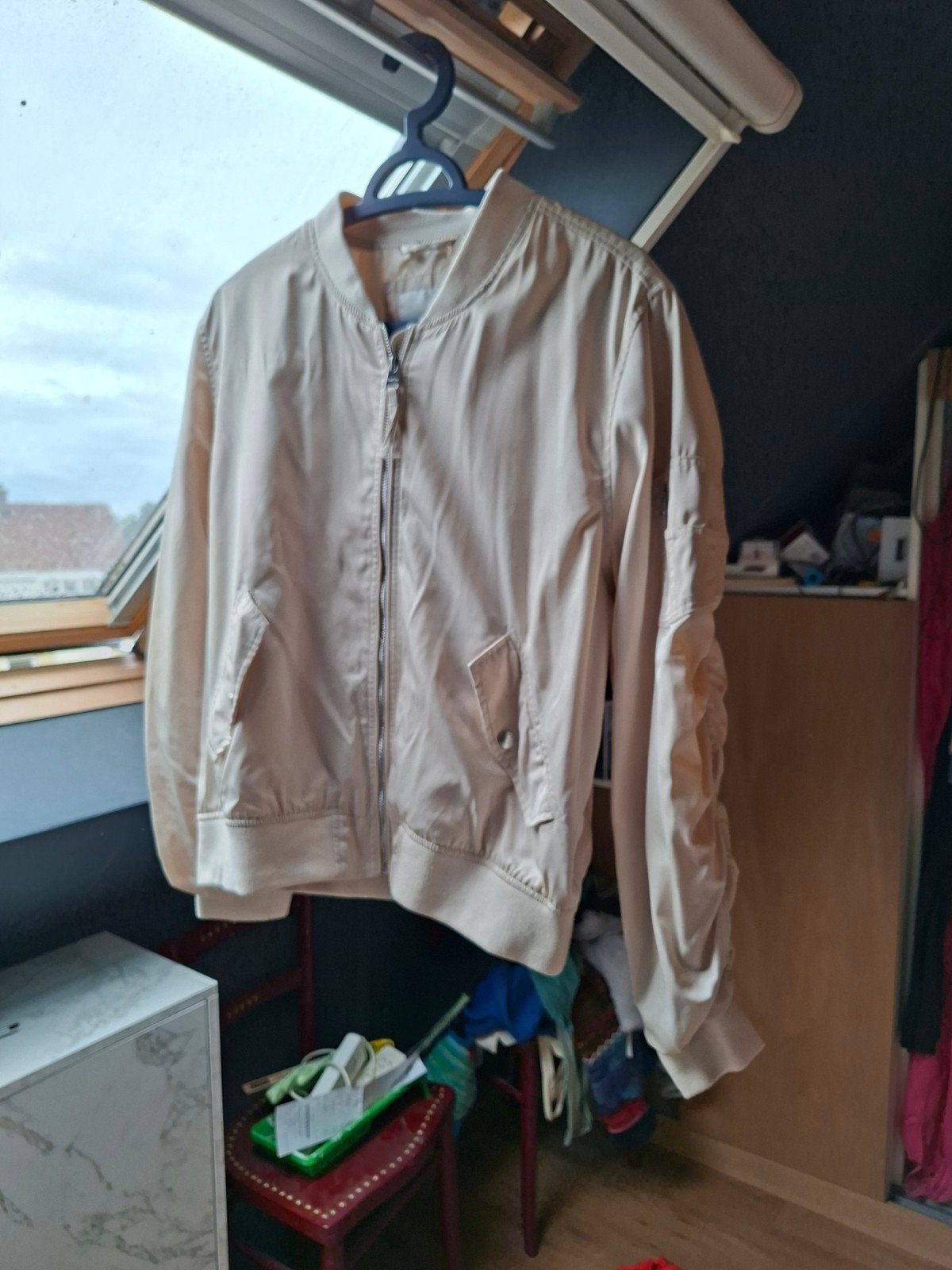 Lichbeige bomberjack, Maat 38/40 (M), Ophalen of Verzenden, Roze, Onbekend