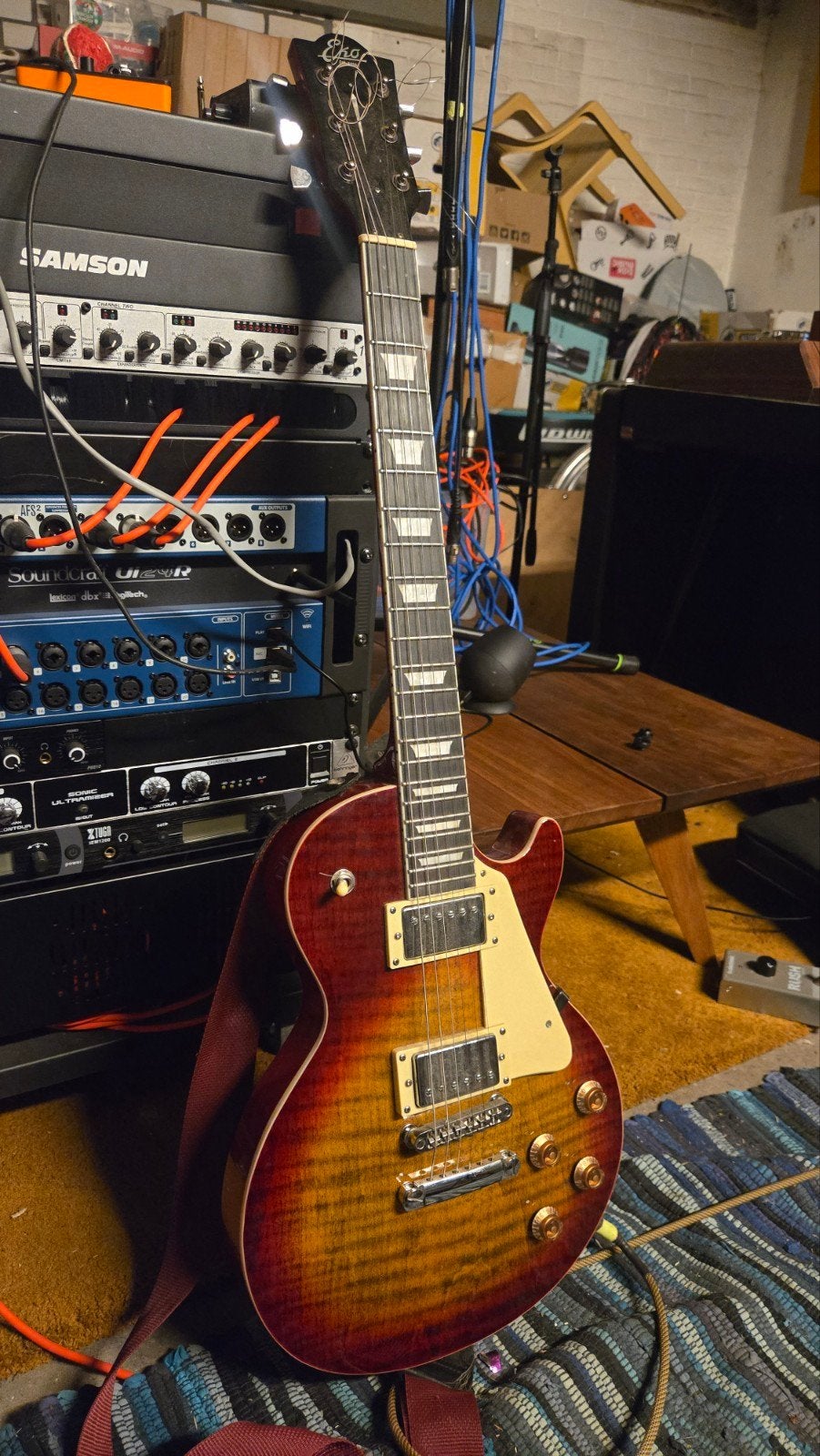 Eko VL480 elektrische gitaar - Zo goed als nieuw, Muziek en Instrumenten, Snaarinstrumenten | Gitaren | Elektrisch, Ophalen, Zo goed als nieuw