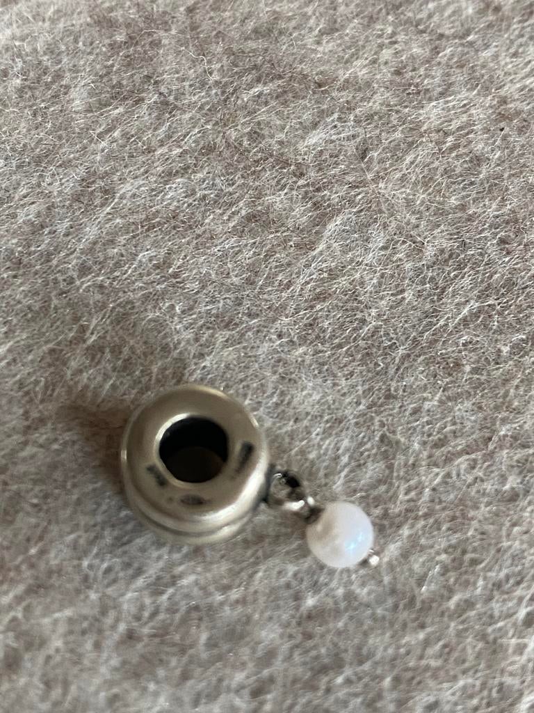 Bedel in Pandora stijl met wit steentje, Overige merken, Overige materialen, Gebruikt, Ophalen of Verzenden