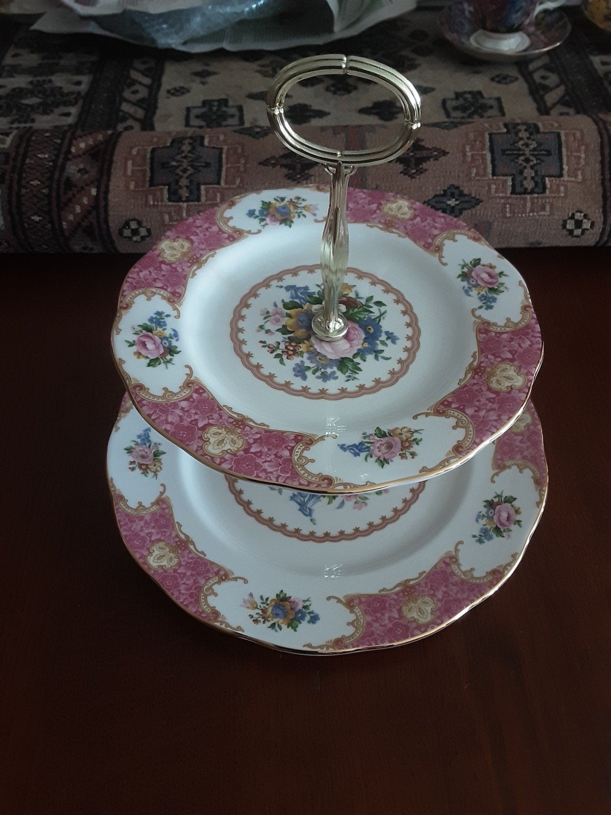Royal Albert 2 laags etagere Lady Carlyle, Antiek en Kunst, Ophalen of Verzenden