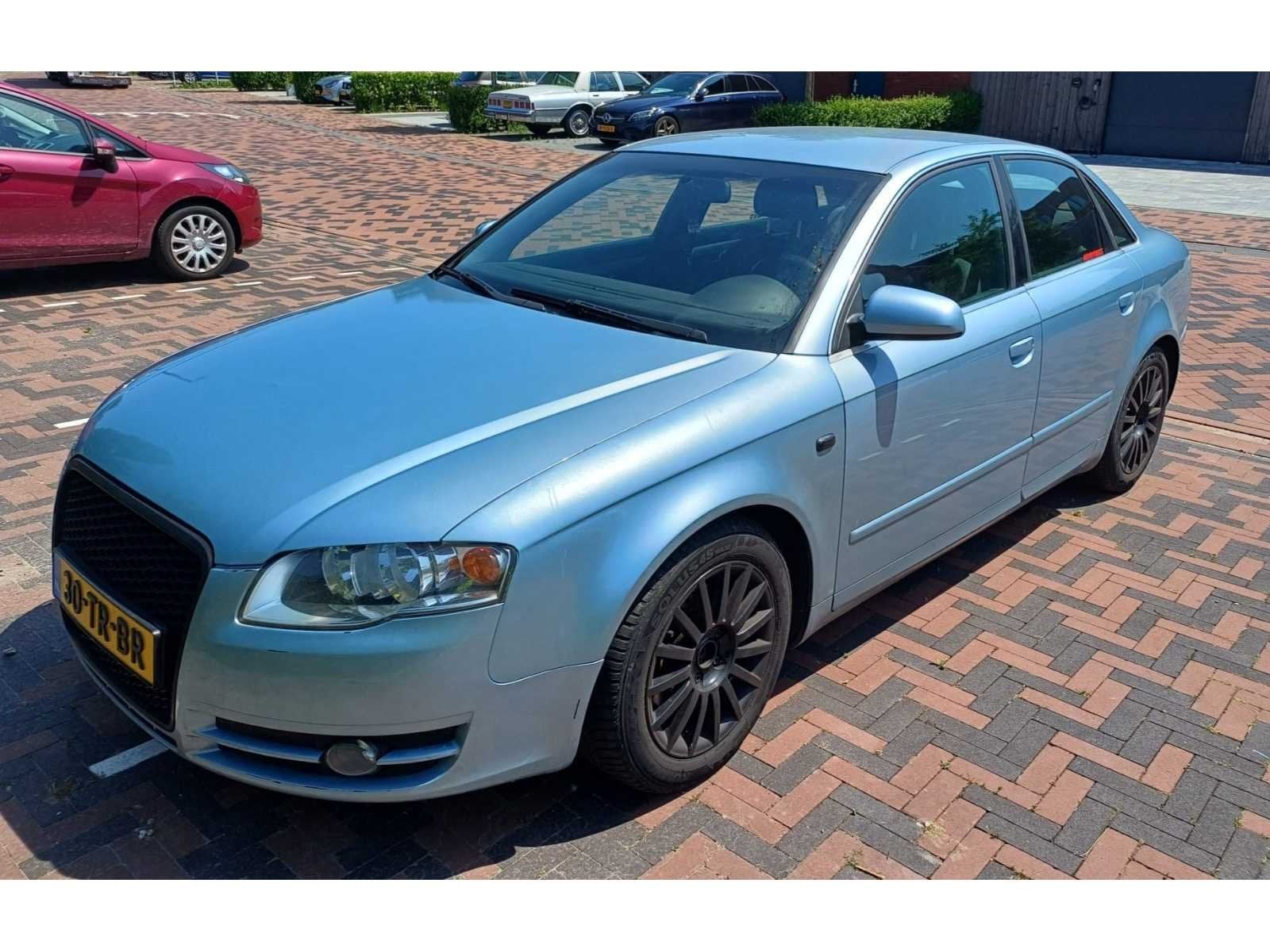 Audi A4 Limousine 2.0 Pro Line Business, 30-TR-BR, Auto's, Voorwielaandrijving, Gebruikt, 4 cilinders, Blauw