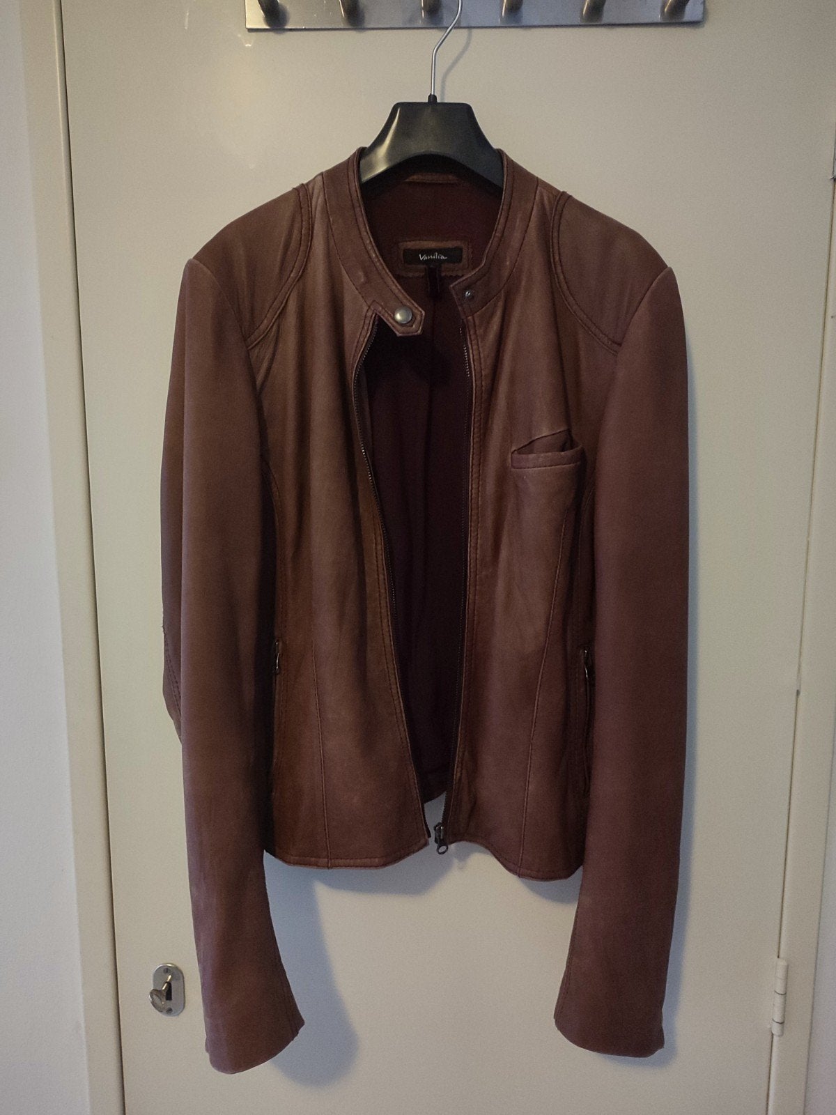 Vanilia bruine leren jas, maat M/L, Kleding | Dames, Jassen | Zomer, Maat 38/40 (M), Bruin, Vanilia, Ophalen of Verzenden
