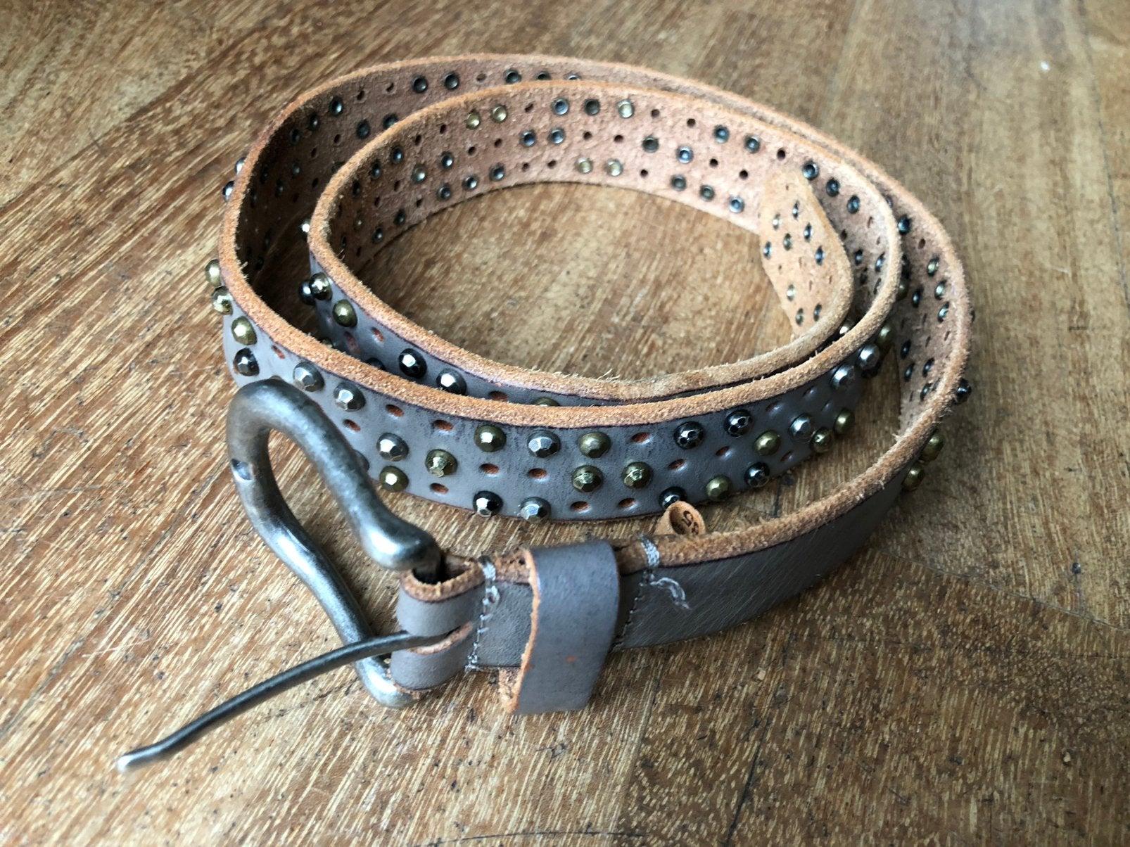 Mooie olifantengrijs riem met studs 90, Minder dan 3 cm, Overige kleuren, Echt leder, 90 tot 100 cm