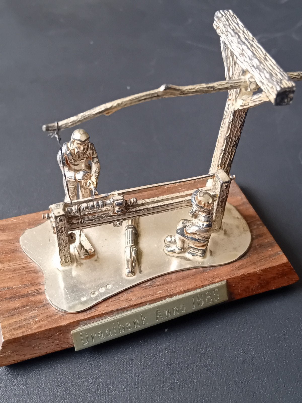 Mooi zilveren miniatuurtje van een draaibank anno 1685, Ophalen of Verzenden, Zilver