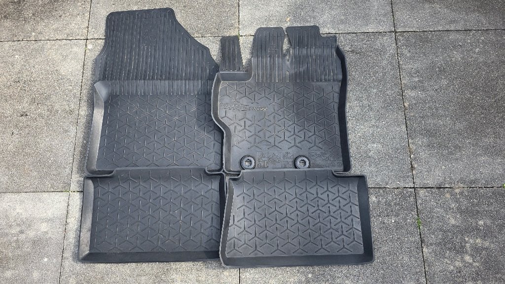 Originele Toyota Yaris Cross rubberen matten set, Ophalen of Verzenden, Zo goed als nieuw
