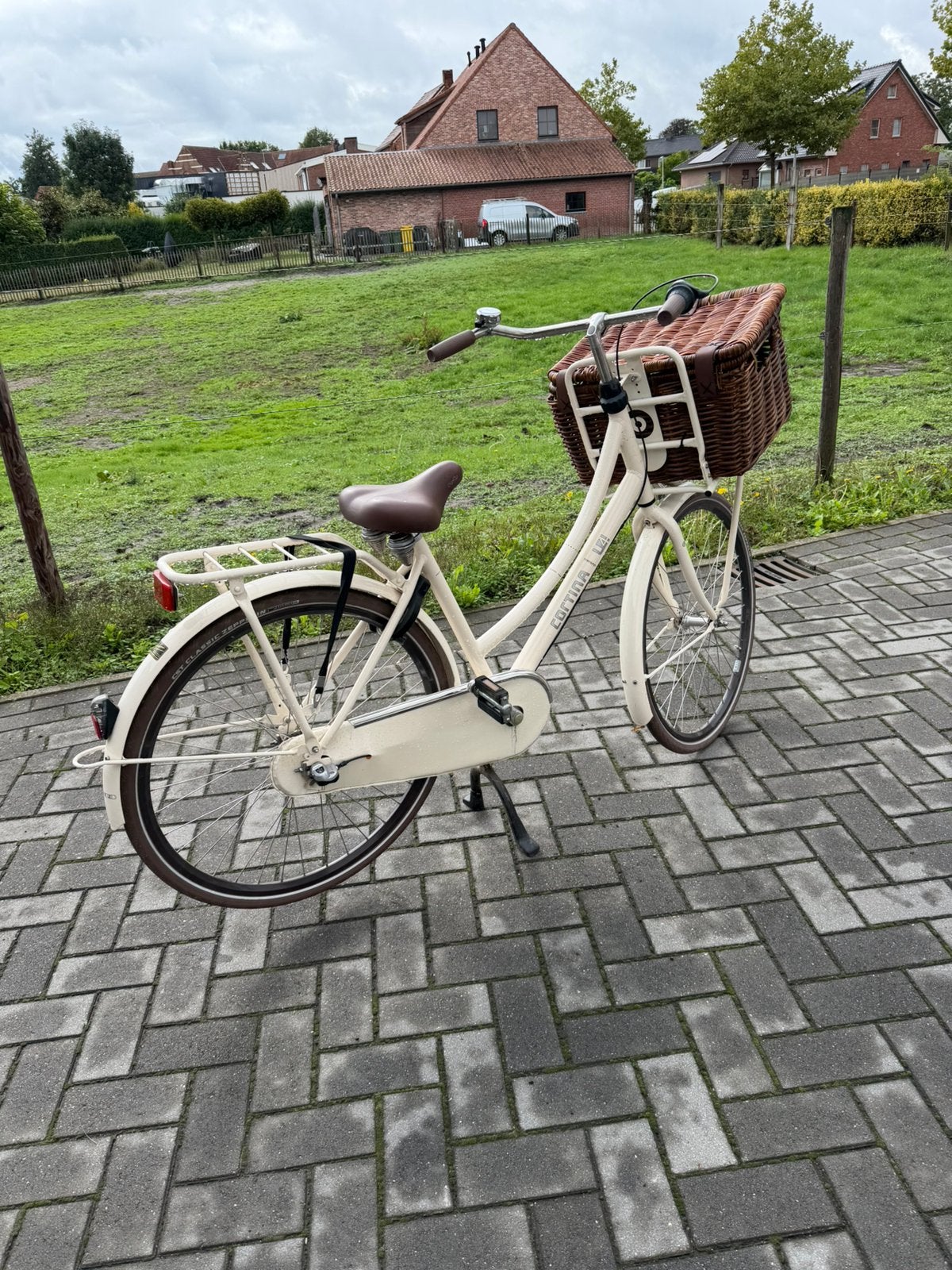 Cortina U4 Transport Damesfiets Inclusief Rieten Mand, Ophalen, Zo goed als nieuw, Terugtraprem, Handrem