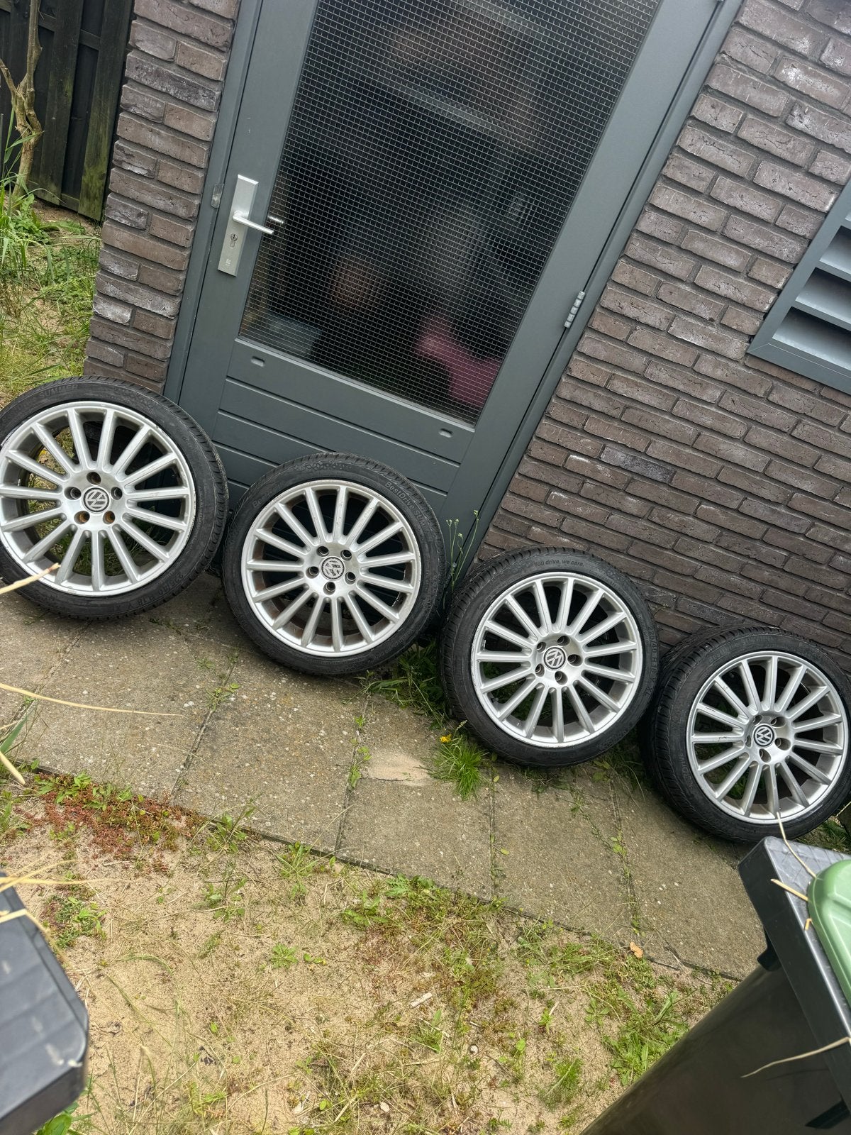 Originele Golf 5 R32 velgen 18 inch met bijna nieuwe banden, 18 inch, Gebruikt, Banden en Velgen, Ophalen of Verzenden