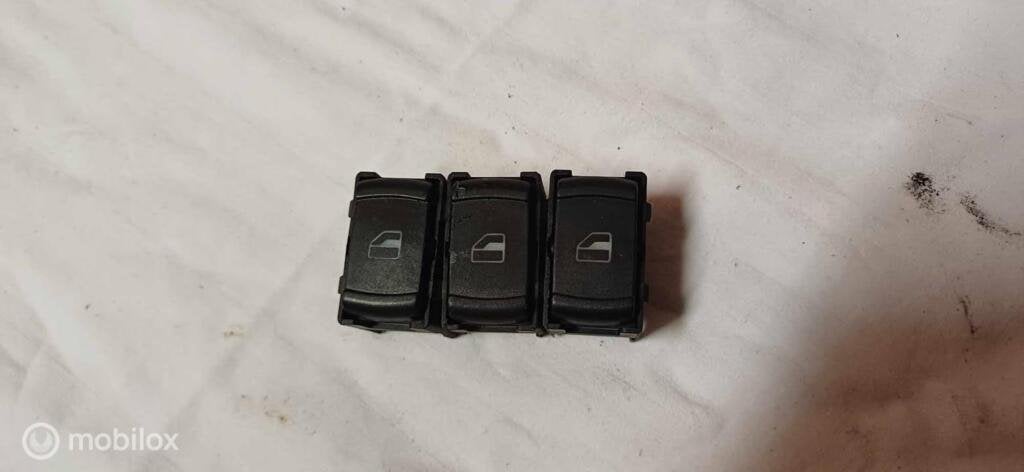 Elektrisch raam schakelaar RV,LA,RA Vw bora 3B0959855B, Gebruikt, Volkswagen, Ophalen of Verzenden