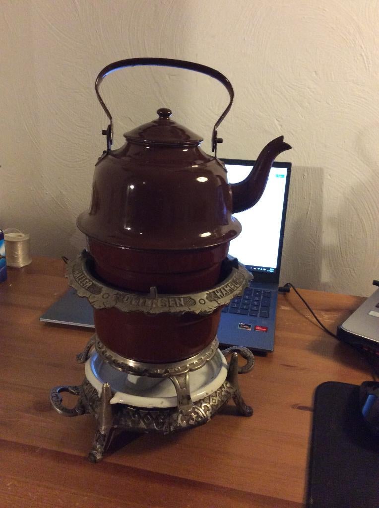 georg haller ottensen hamburg petroleumstel bruin + theepot, Ophalen of Verzenden