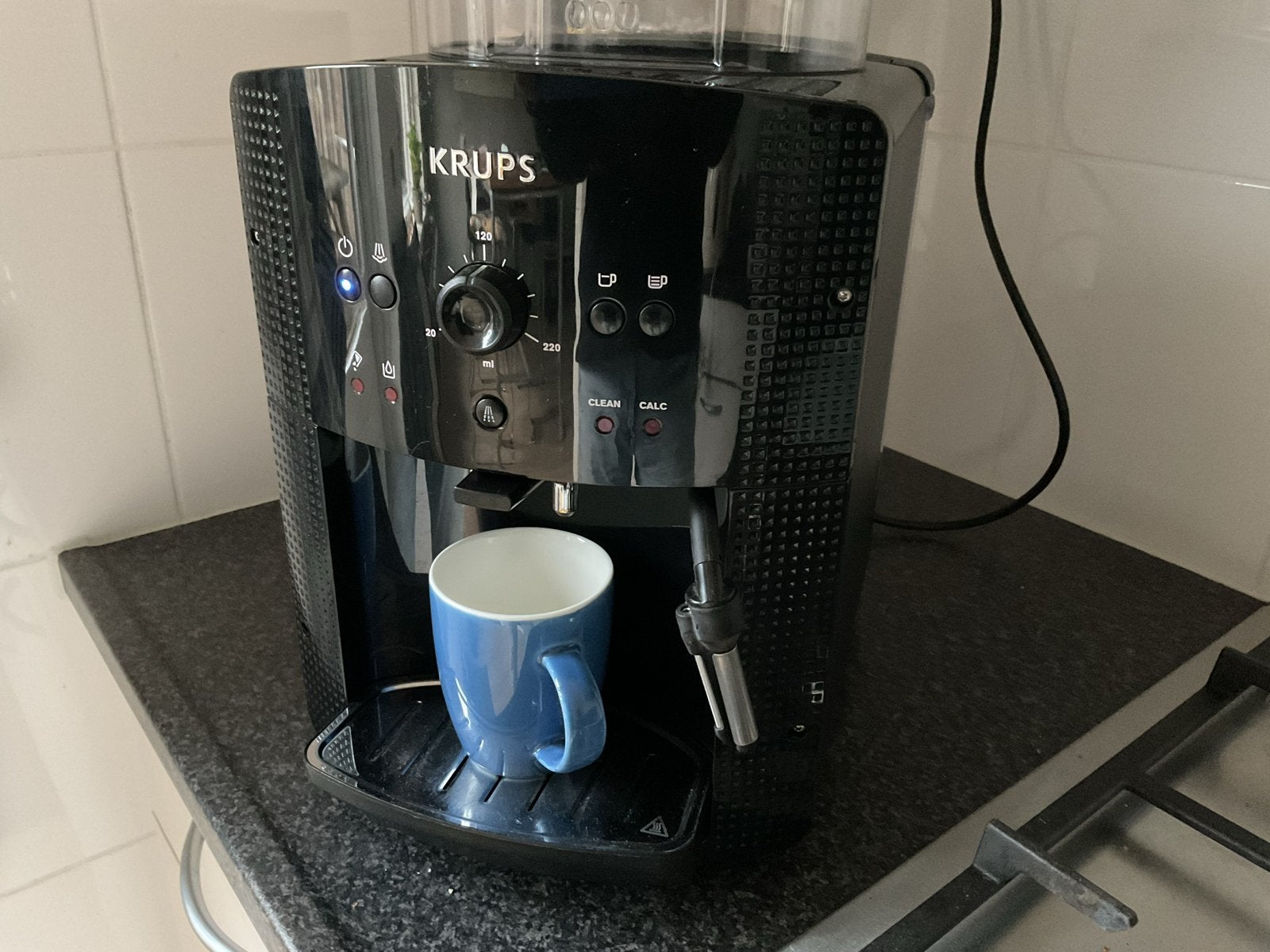ZEER NETTE KRUPS ESPRESSO MACHINE, Afneembaar waterreservoir, Espresso apparaat, 10 kopjes of meer, Refurbished