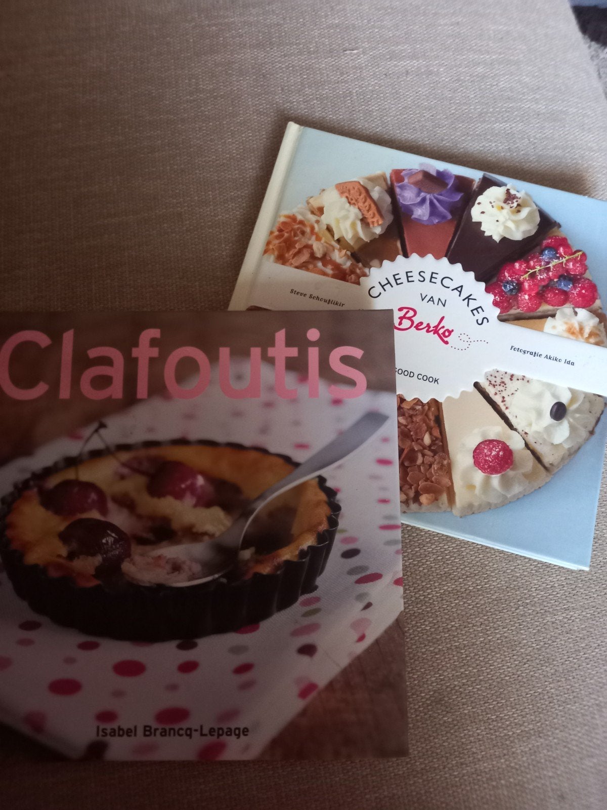 Bakboek cheesecakes en clafoutis., Boeken, Ophalen of Verzenden, Nieuw