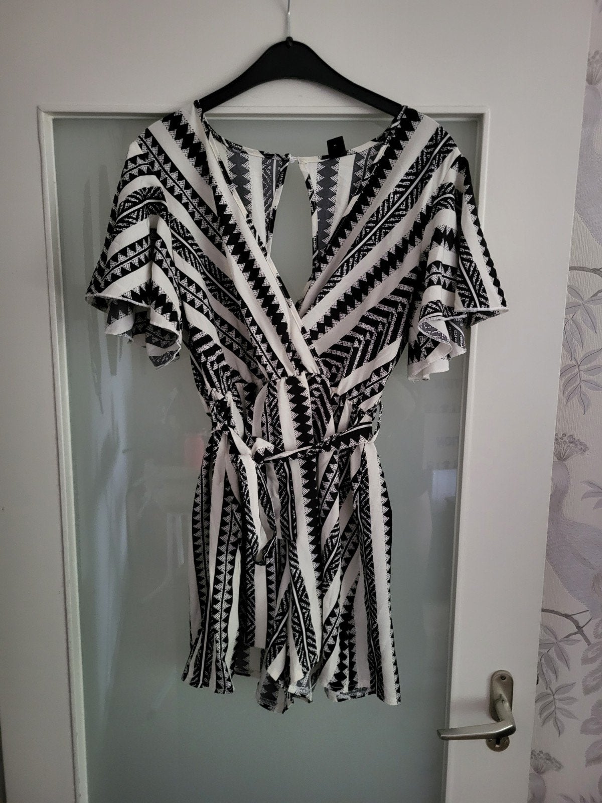 Leuke zwart witte jumpsuit van Shein, maat M, Maat 38/40 (M), Wit, Ophalen of Verzenden, Zo goed als nieuw