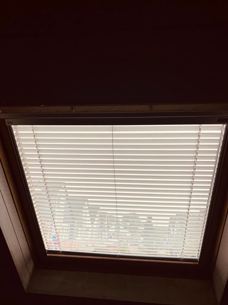 VELUX alluminium lamellengordijn GGL4, Raamkozijn, Zo goed als nieuw, Hout, Ophalen