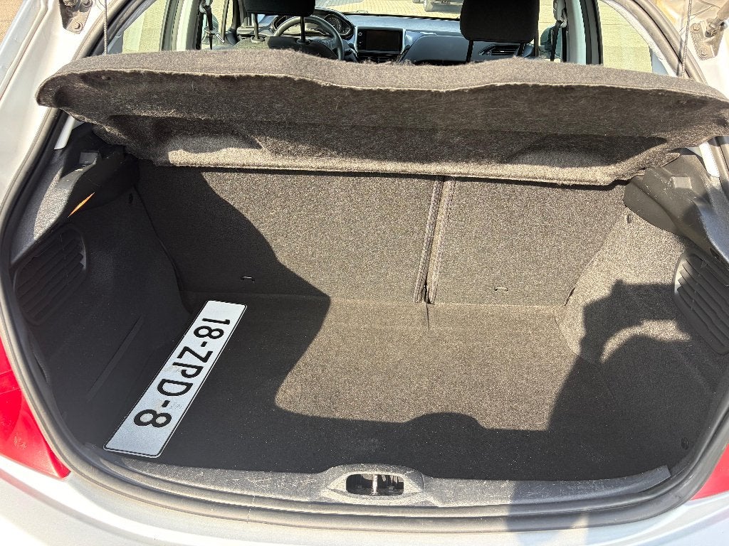 Foto 9 van Peugeot 208 1.2 VTi 82PK 5D 2013 - Grijs / Zilver