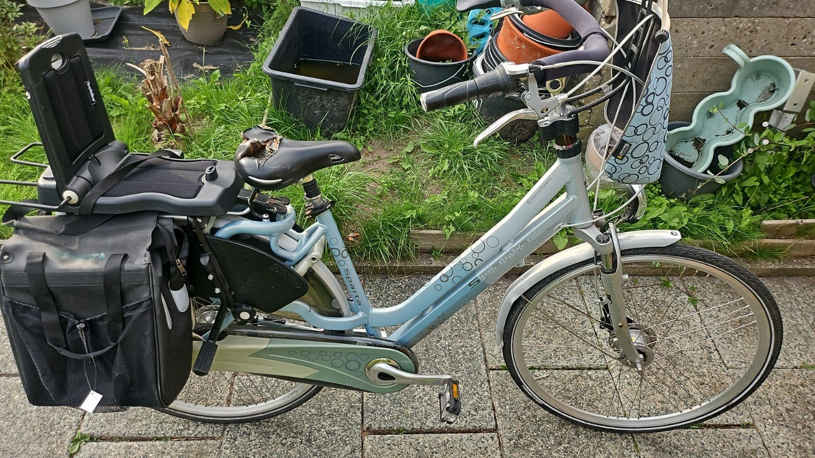 Sparta Amazone Dynamic damesfiets met kinderzitje en tassen, Fietsen en Brommers, Fietsen | Dames | Damesfietsen, Sparta, Velgrem