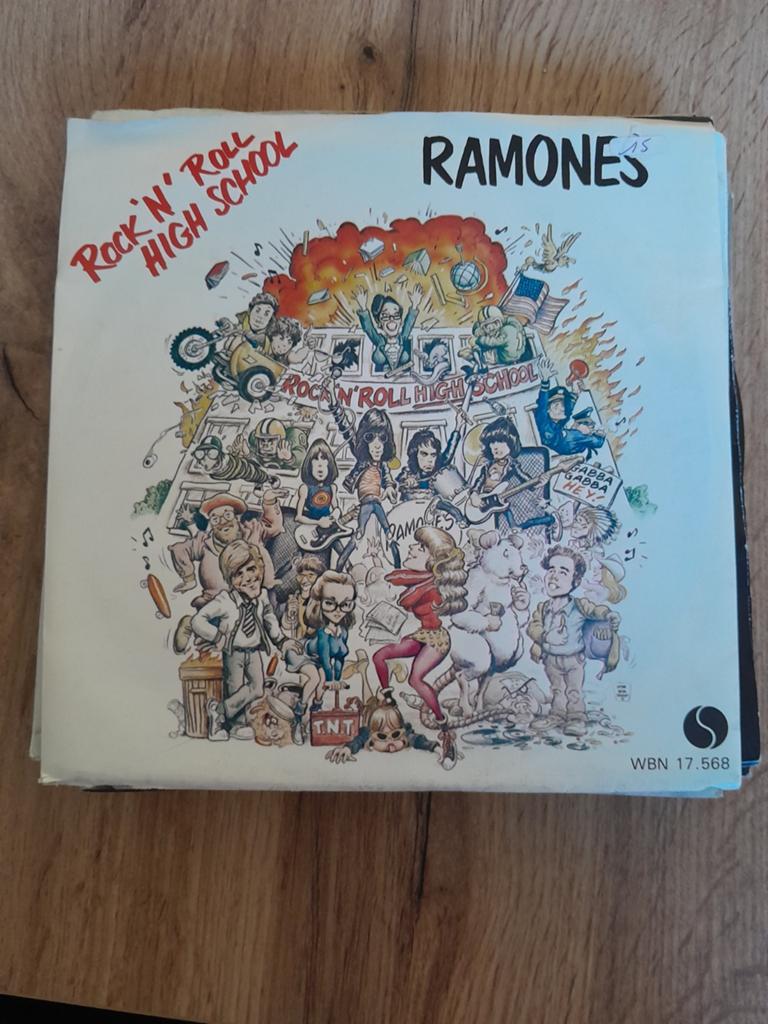 Ramones 7 inch rock ,n, roll highschool, Ophalen of Verzenden, Zo goed als nieuw, Pop