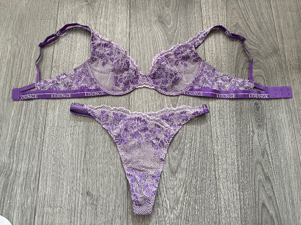 LOUNGE underwear Lila paarse set bralette en string mt 70D S, Lounge, Ophalen of Verzenden, Paars, Setje