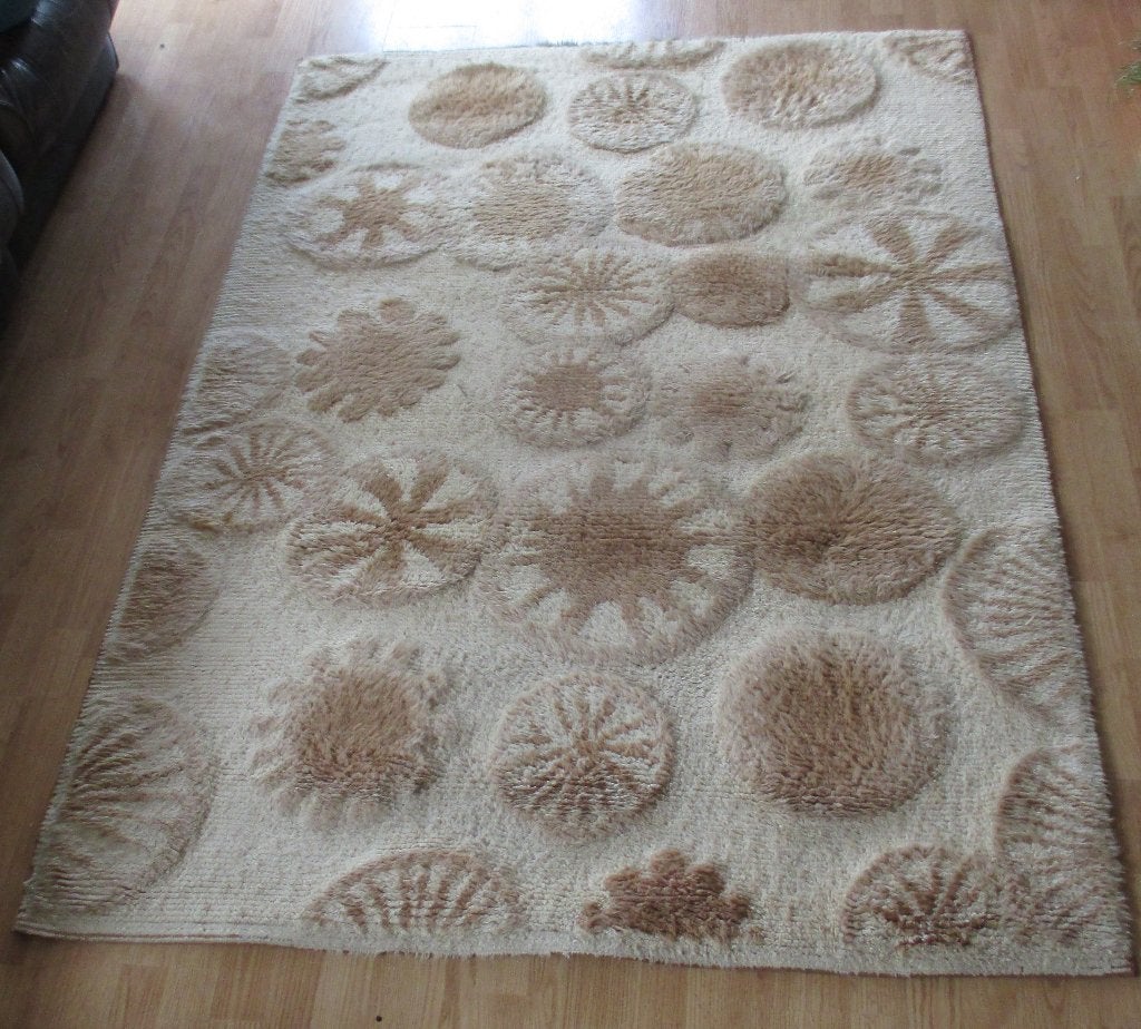 Bergoss jaren 70 reliëf vloerkleed space age design retro, Huis en Inrichting, Stoffering | Tapijten en Kleden, Gebruikt, 100 tot 150 cm