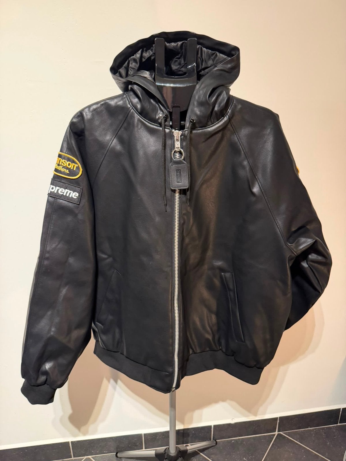 Supreme Vanson Leathers Hooded Bomber Jacket Zwart XL, Kleding | Heren, Ophalen of Verzenden, Nieuw, Maat 56/58 (XL), Zwart
